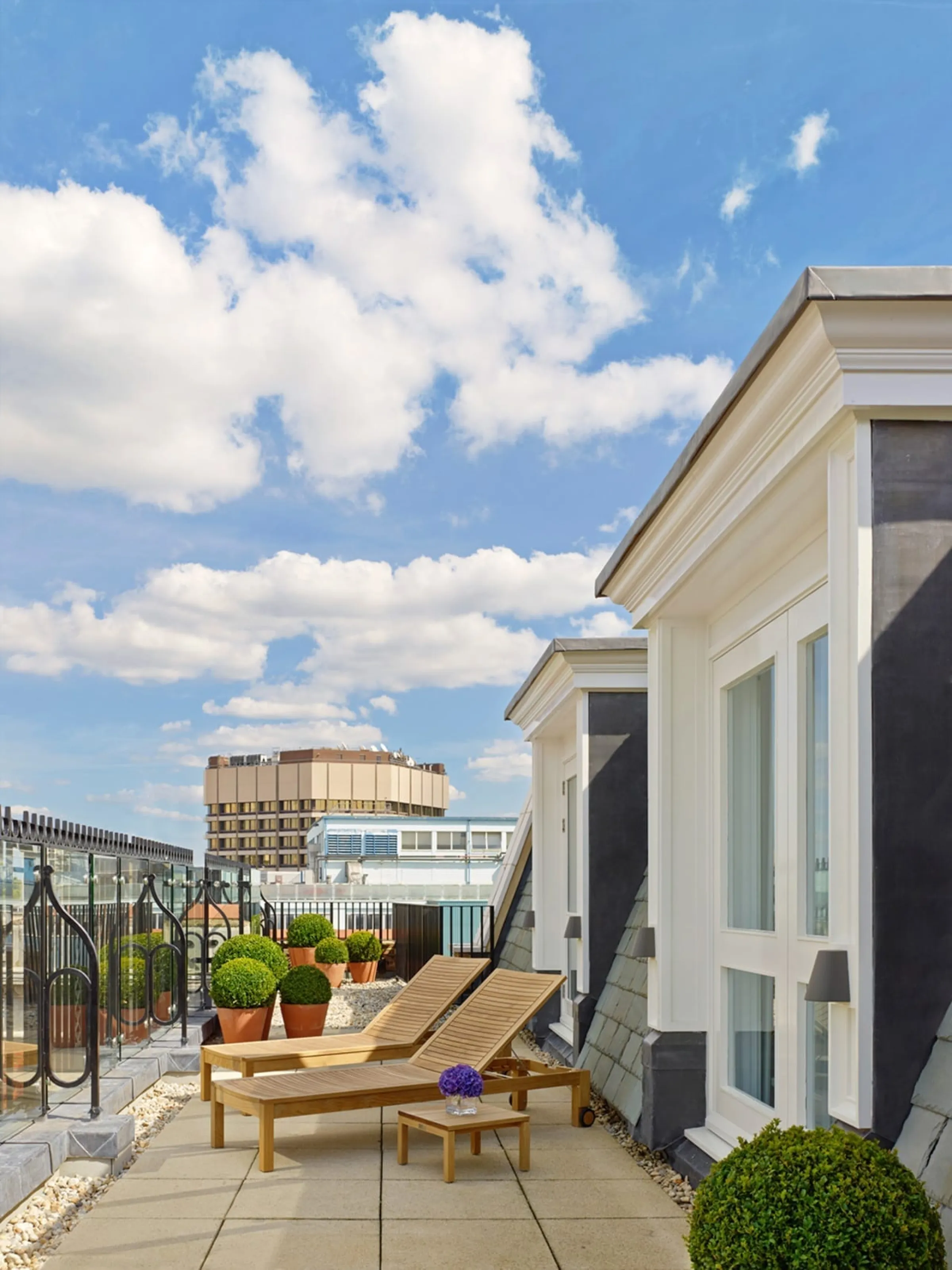 Private balcony suite overlooking the Thames